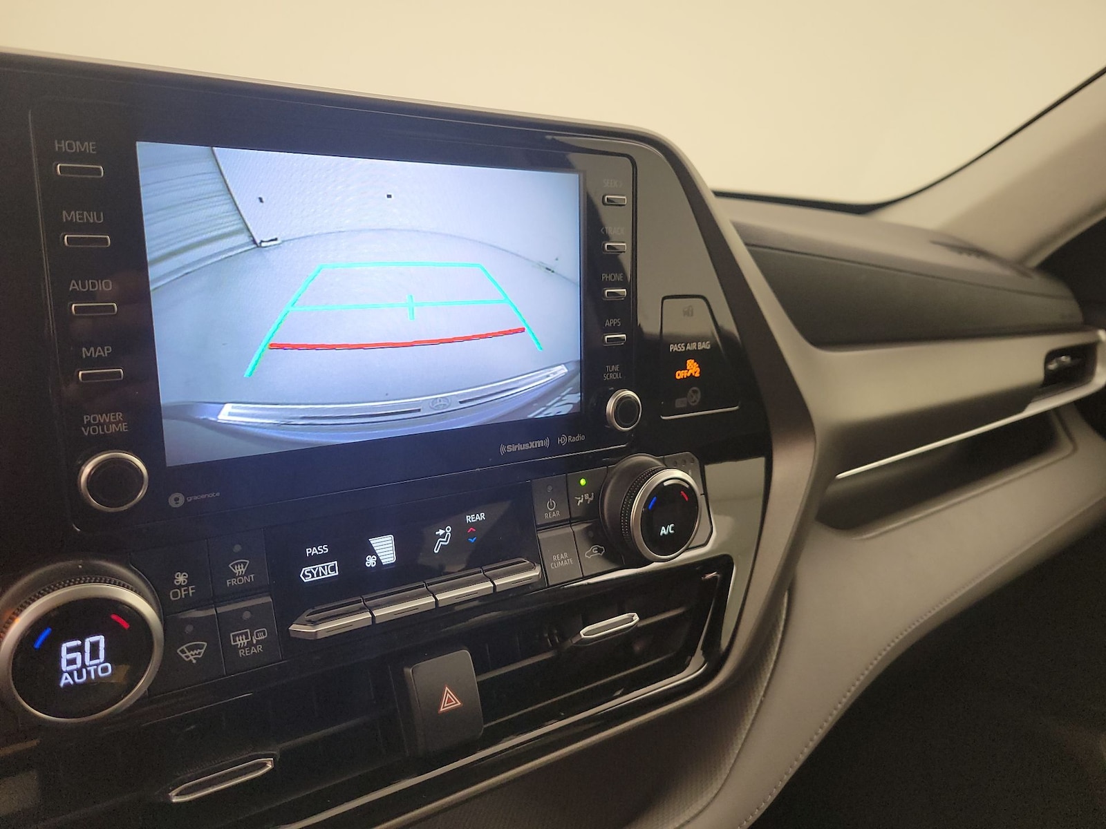 2021 Toyota Highlander XLE - Photo 15