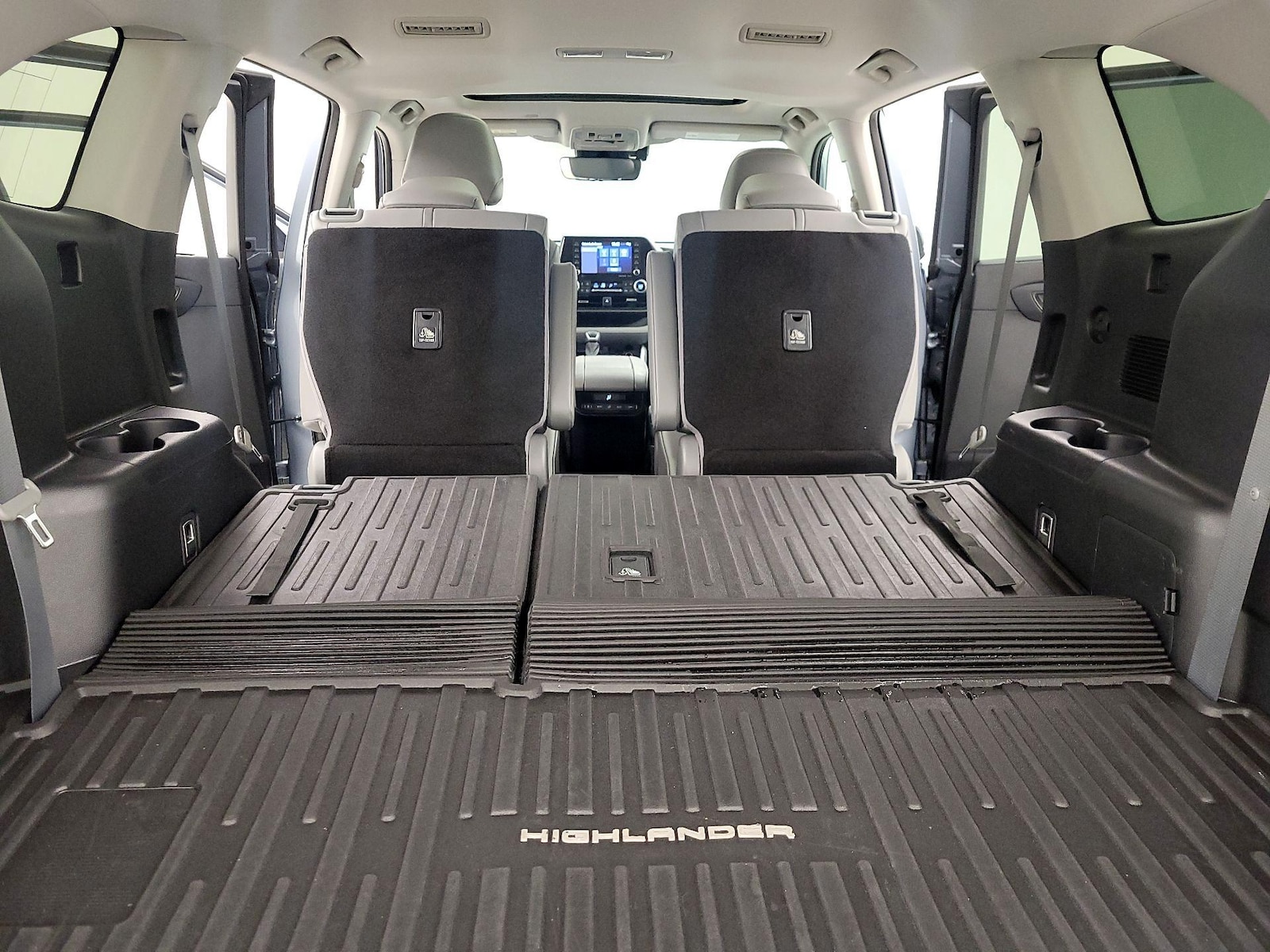 2021 Toyota Highlander XLE - Photo 24
