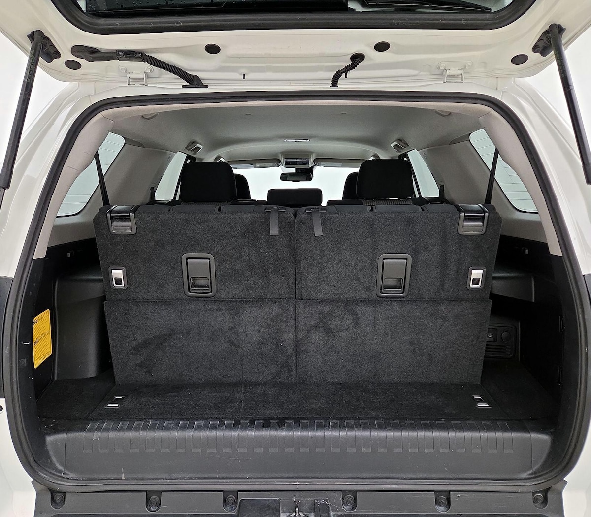 Trunk/Cargo (Seats Up)