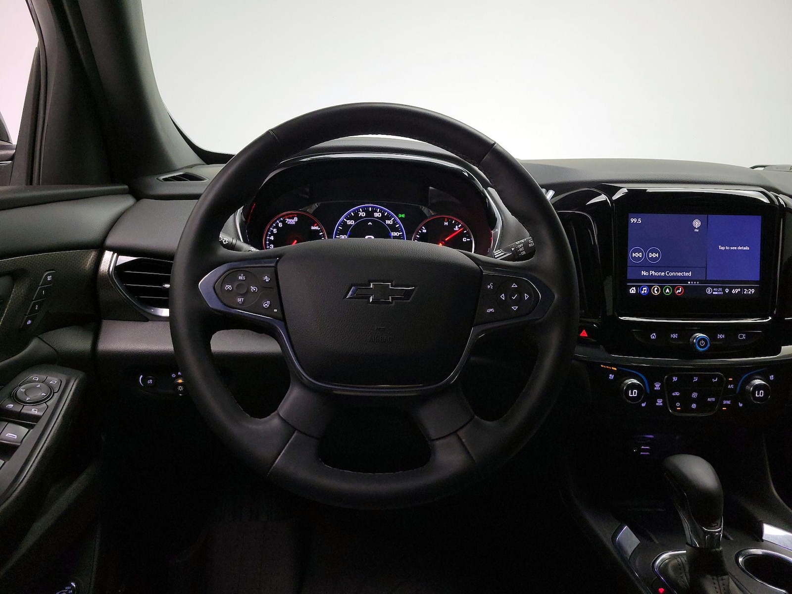 2023 Chevrolet Traverse Premier - Photo 11