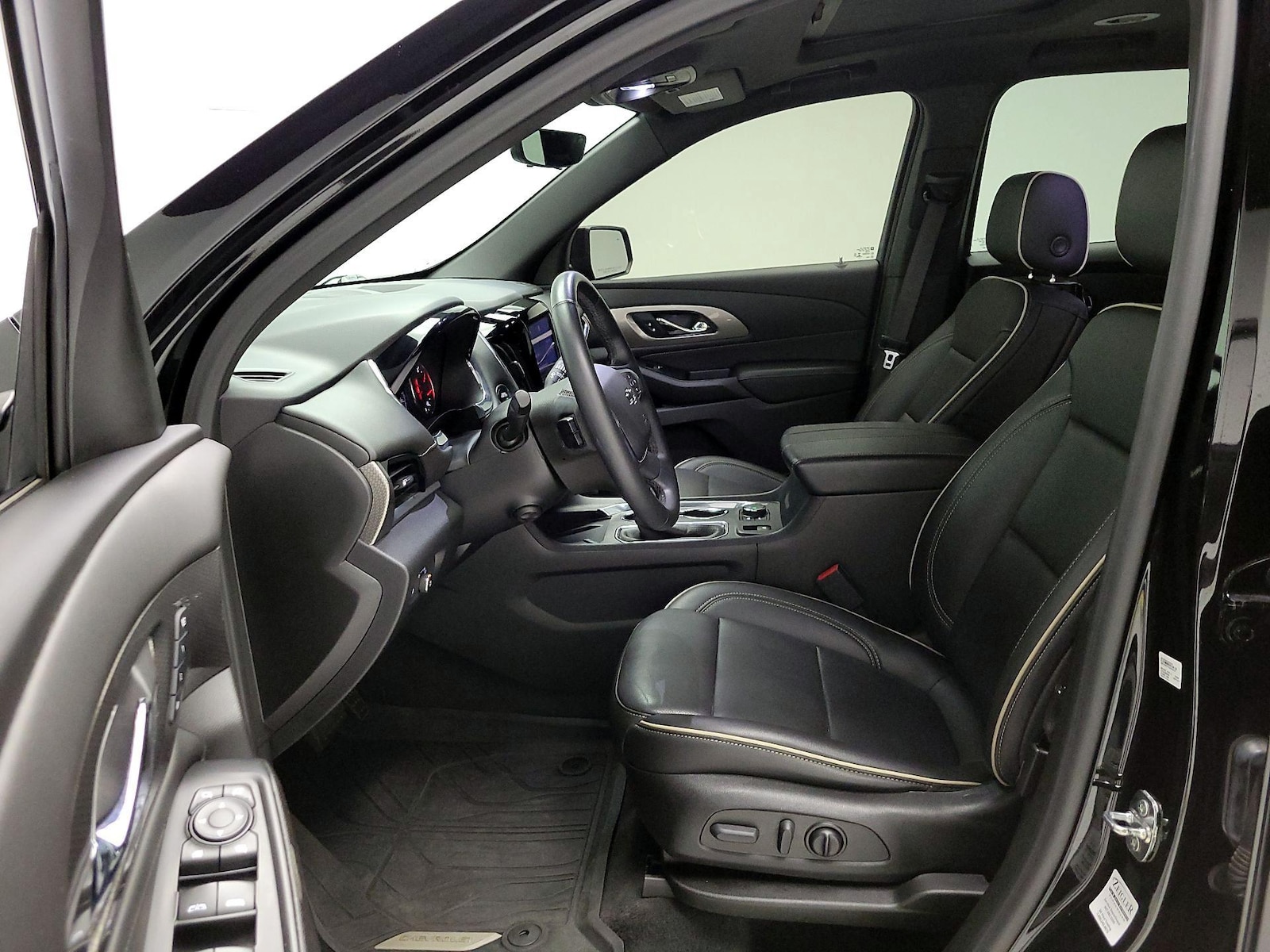2023 Chevrolet Traverse Premier - Photo 12