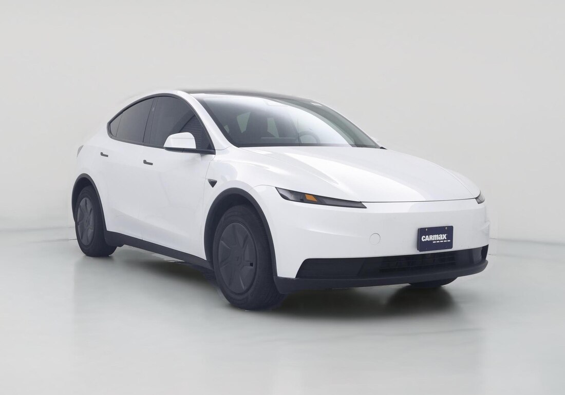 2026 Tesla Model Y Rear-Wheel Drive in White — CarMax photo