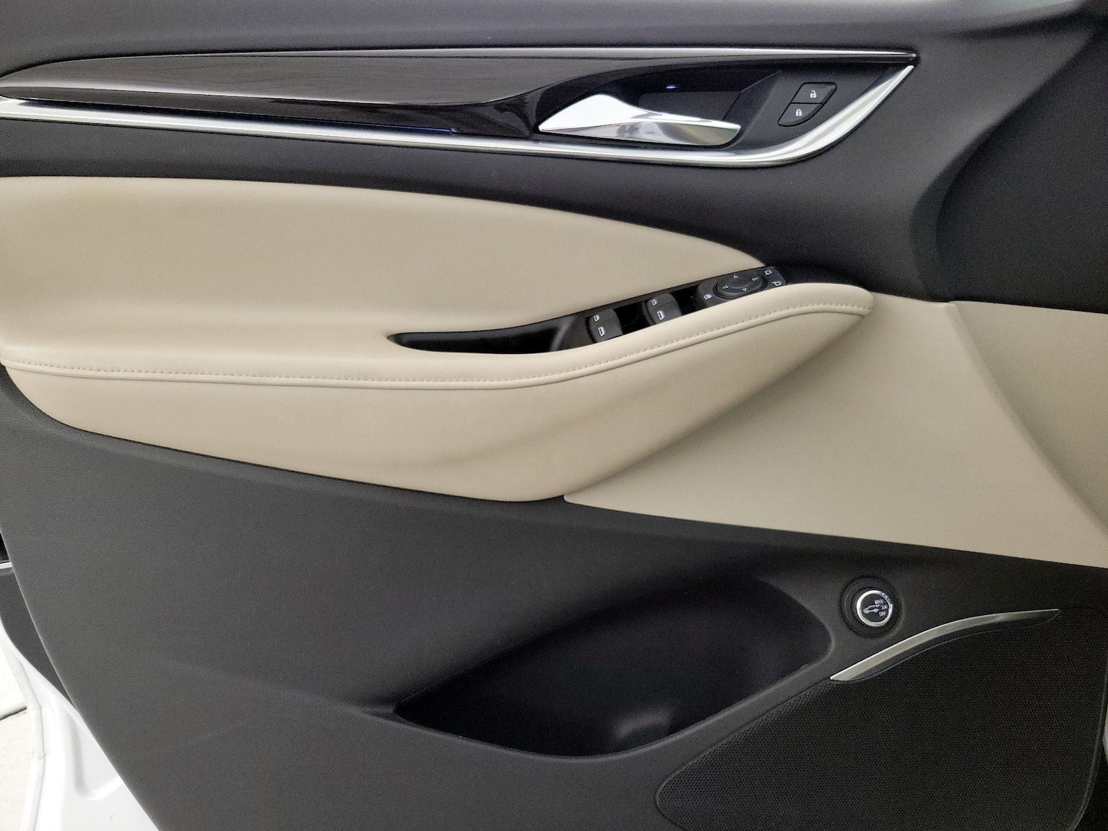 2018 Buick Enclave Essence - Photo 13
