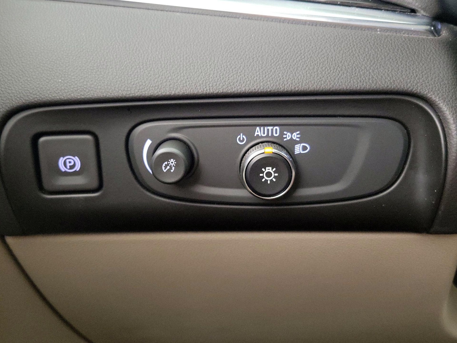 2018 Buick Enclave Essence - Photo 14
