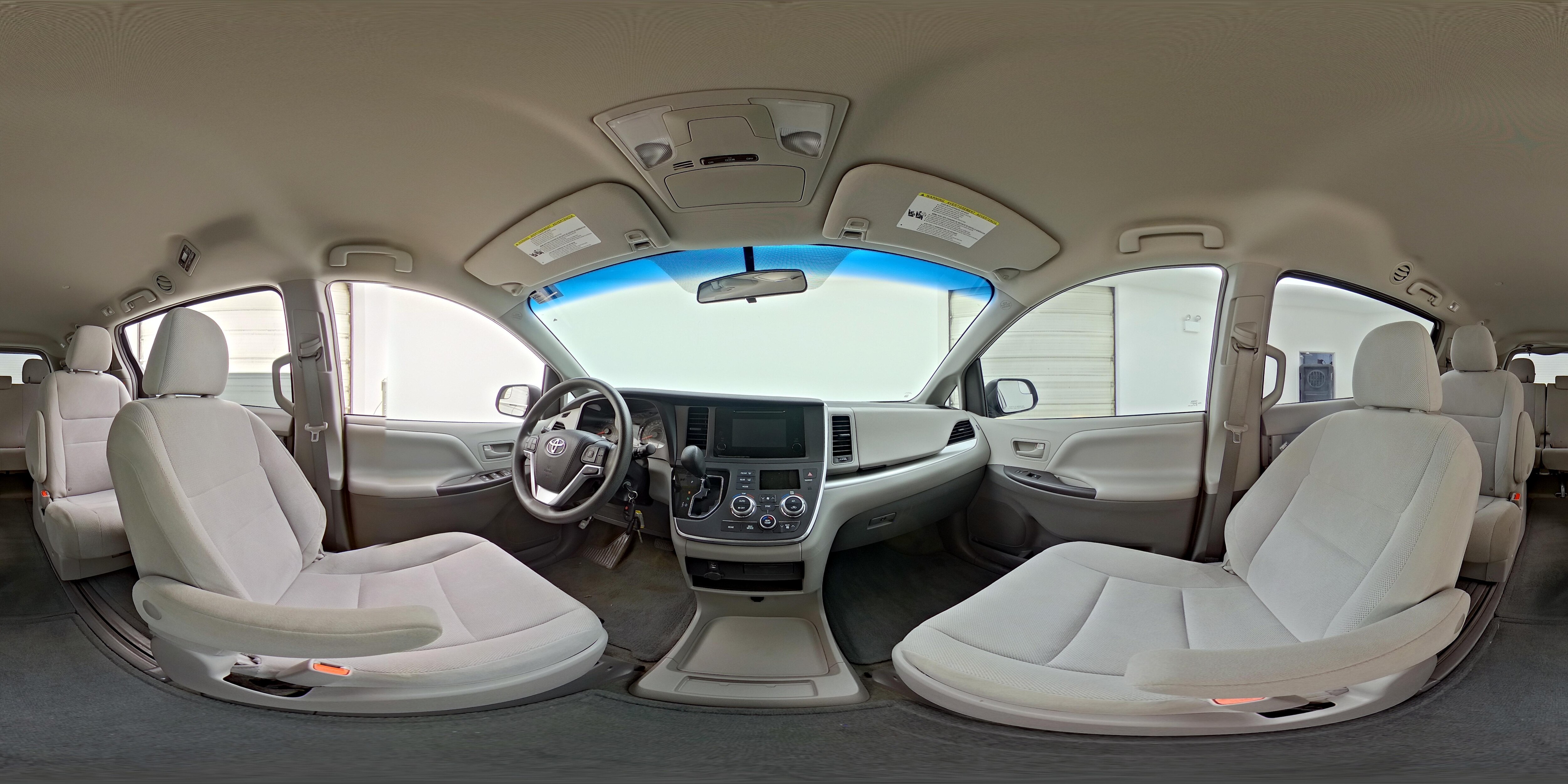 2017 Toyota Sienna L - Photo 25