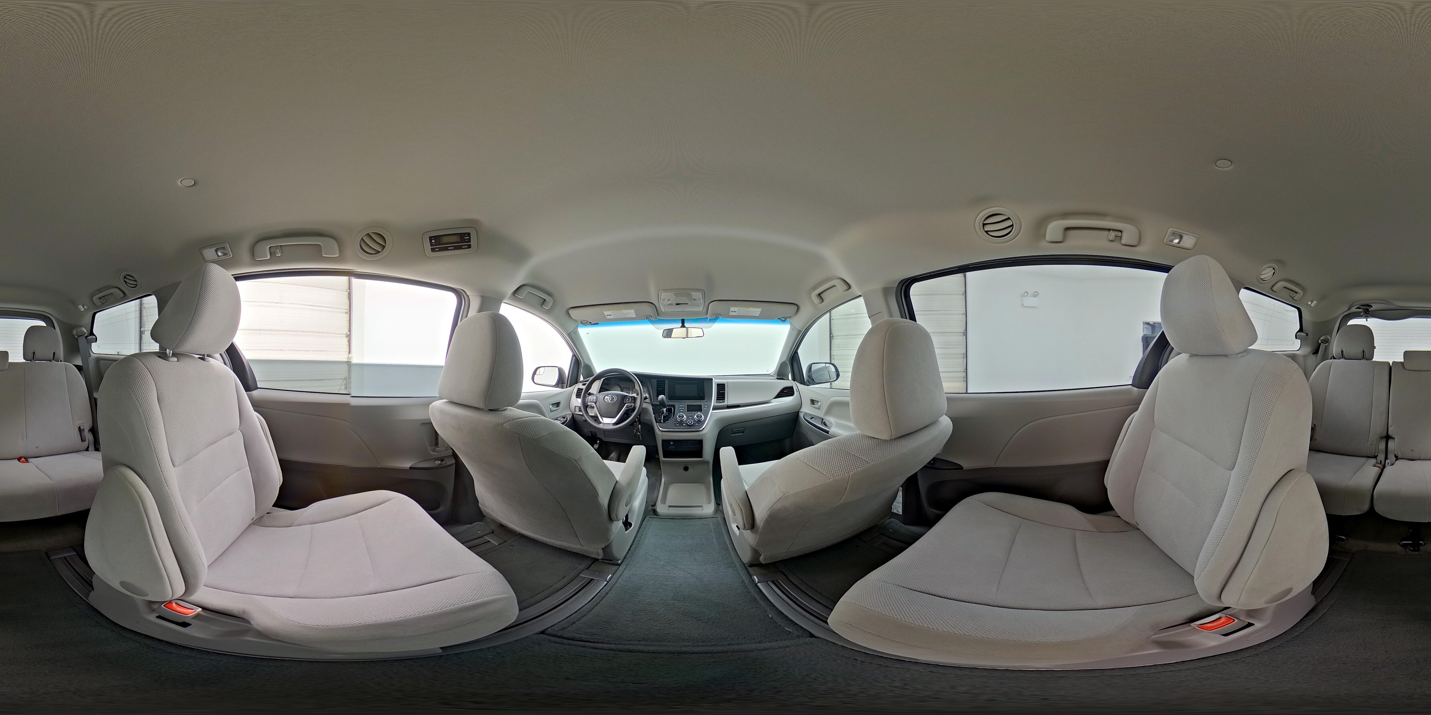 2017 Toyota Sienna L - Photo 26