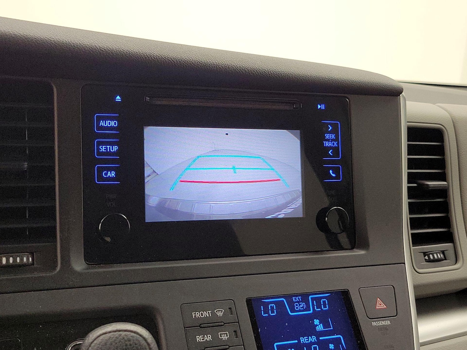 2017 Toyota Sienna L - Photo 15