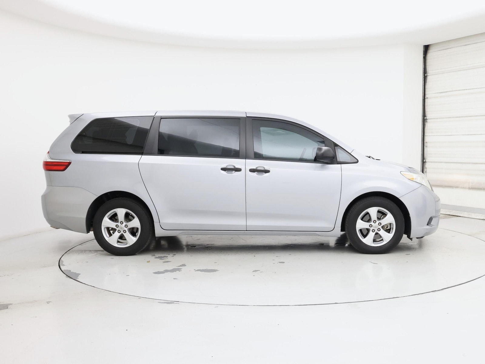 2017 Toyota Sienna L - Photo 8