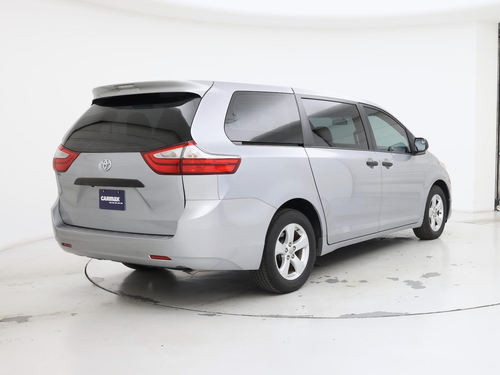 2017 Toyota Sienna L - Photo 9