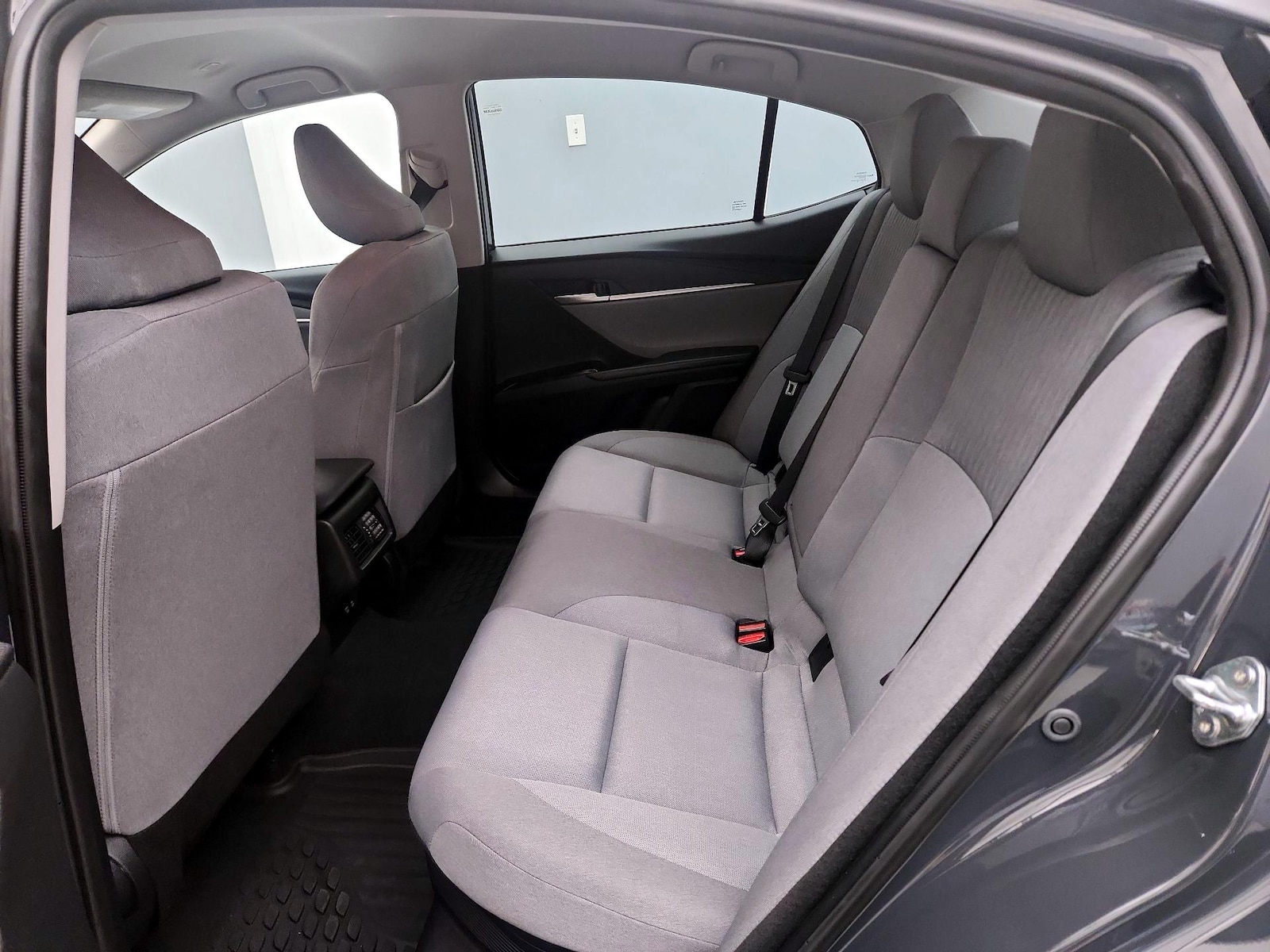 2025 Toyota Camry LE - Photo 20