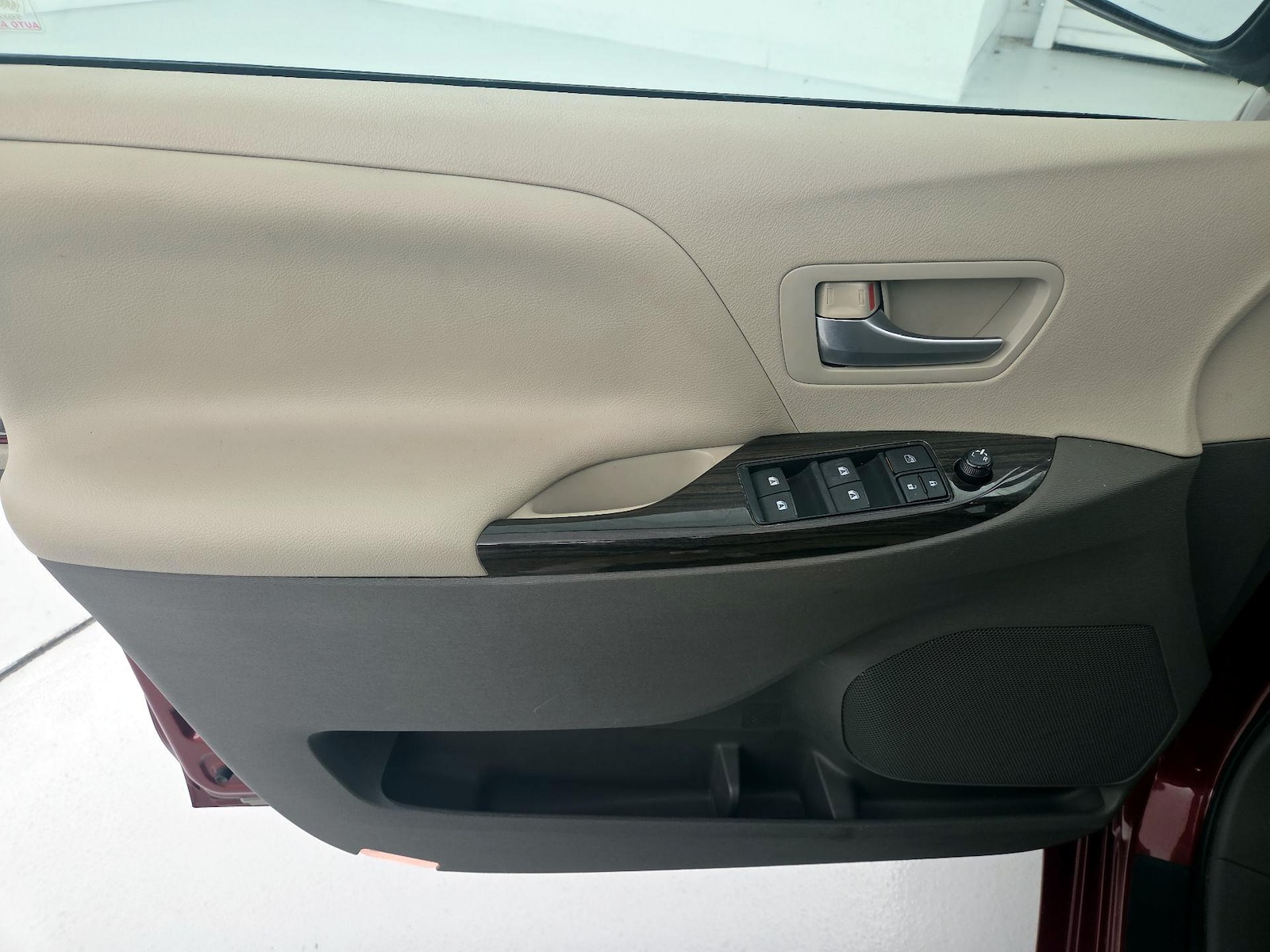 2015 Toyota Sienna XLE Premium - Photo 13