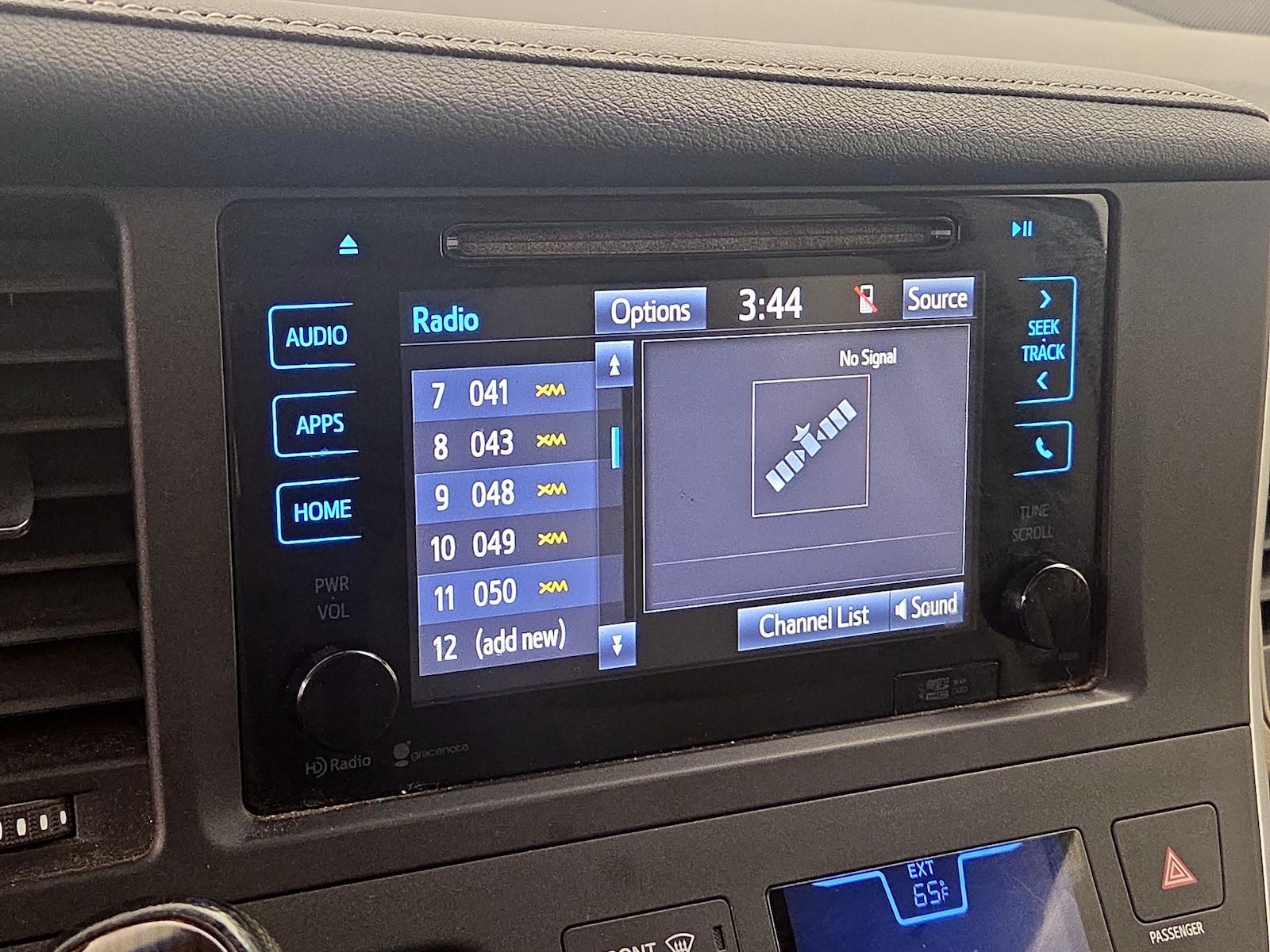 2015 Toyota Sienna XLE Premium - Photo 17