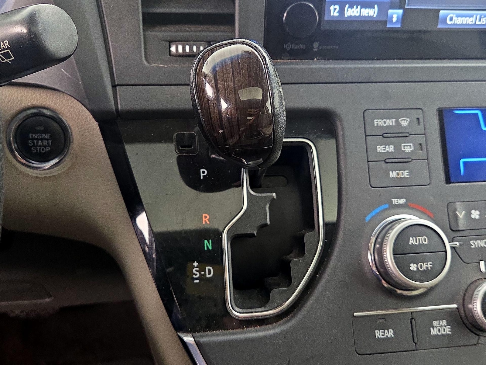 2015 Toyota Sienna XLE Premium - Photo 19
