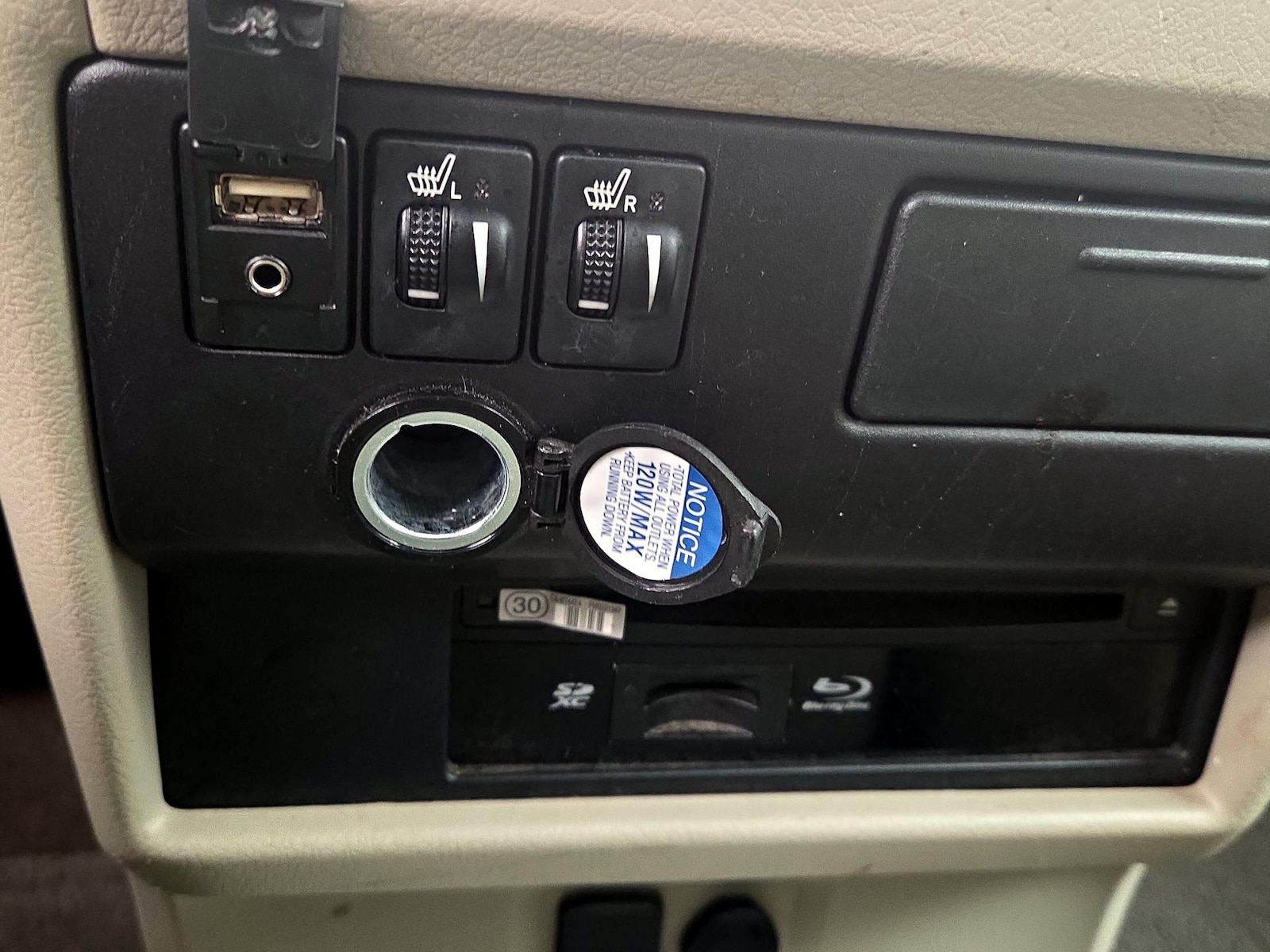 2015 Toyota Sienna XLE Premium - Photo 20