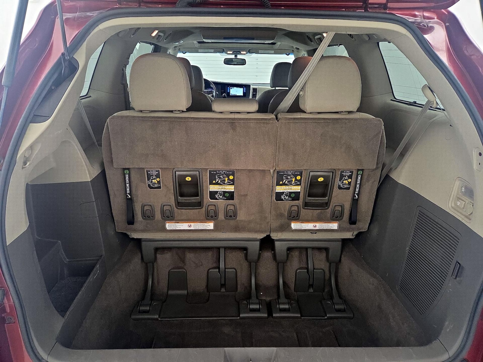 2015 Toyota Sienna XLE Premium - Photo 24