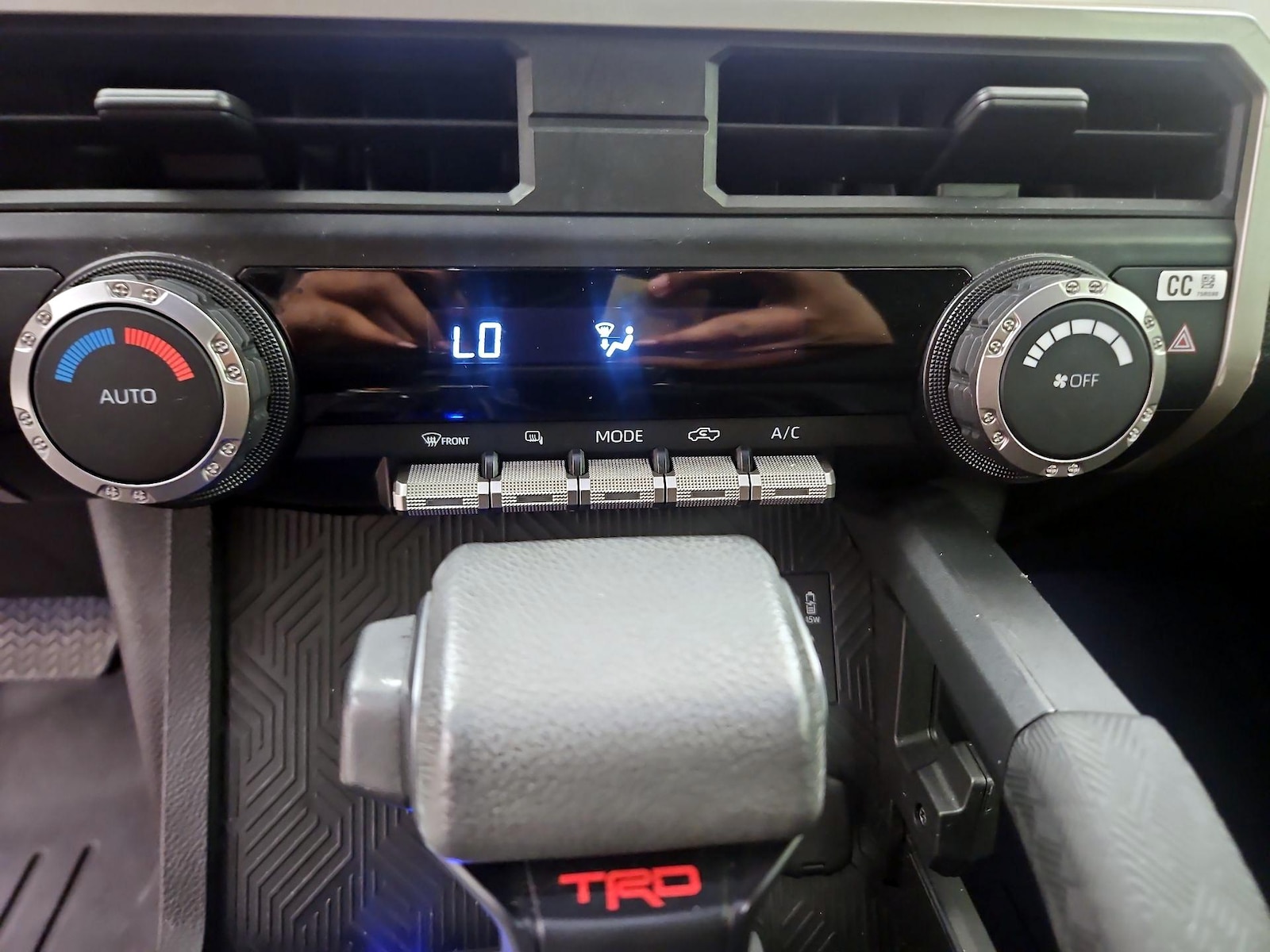 2024 Toyota Tacoma SR5 - Photo 17