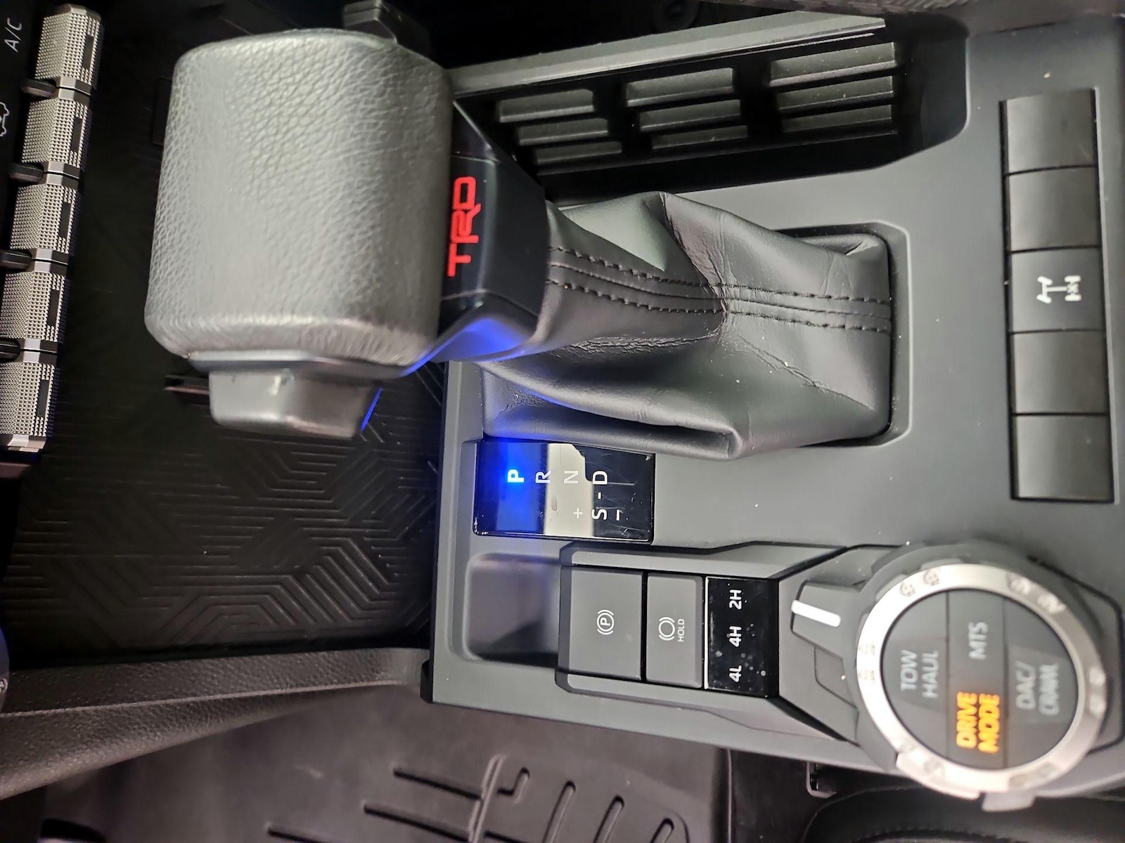 2024 Toyota Tacoma SR5 - Photo 18