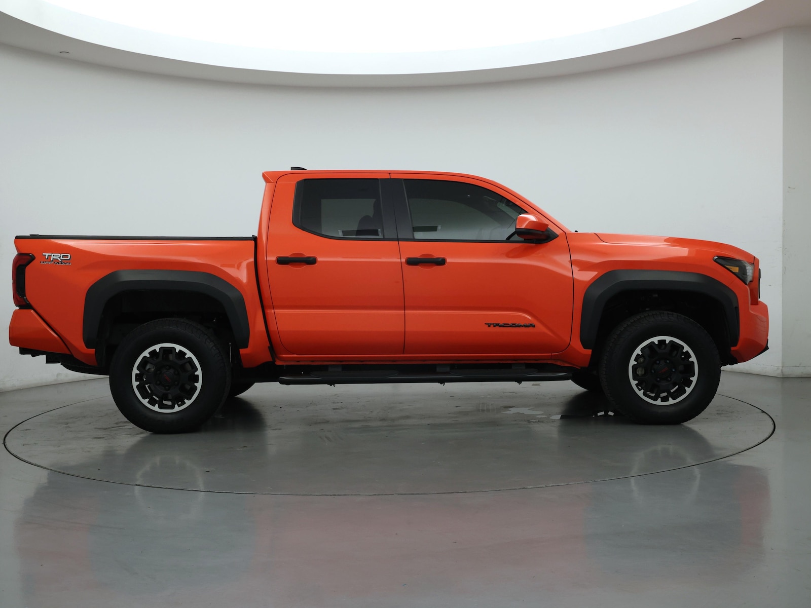 2024 Toyota Tacoma SR5 - Photo 8