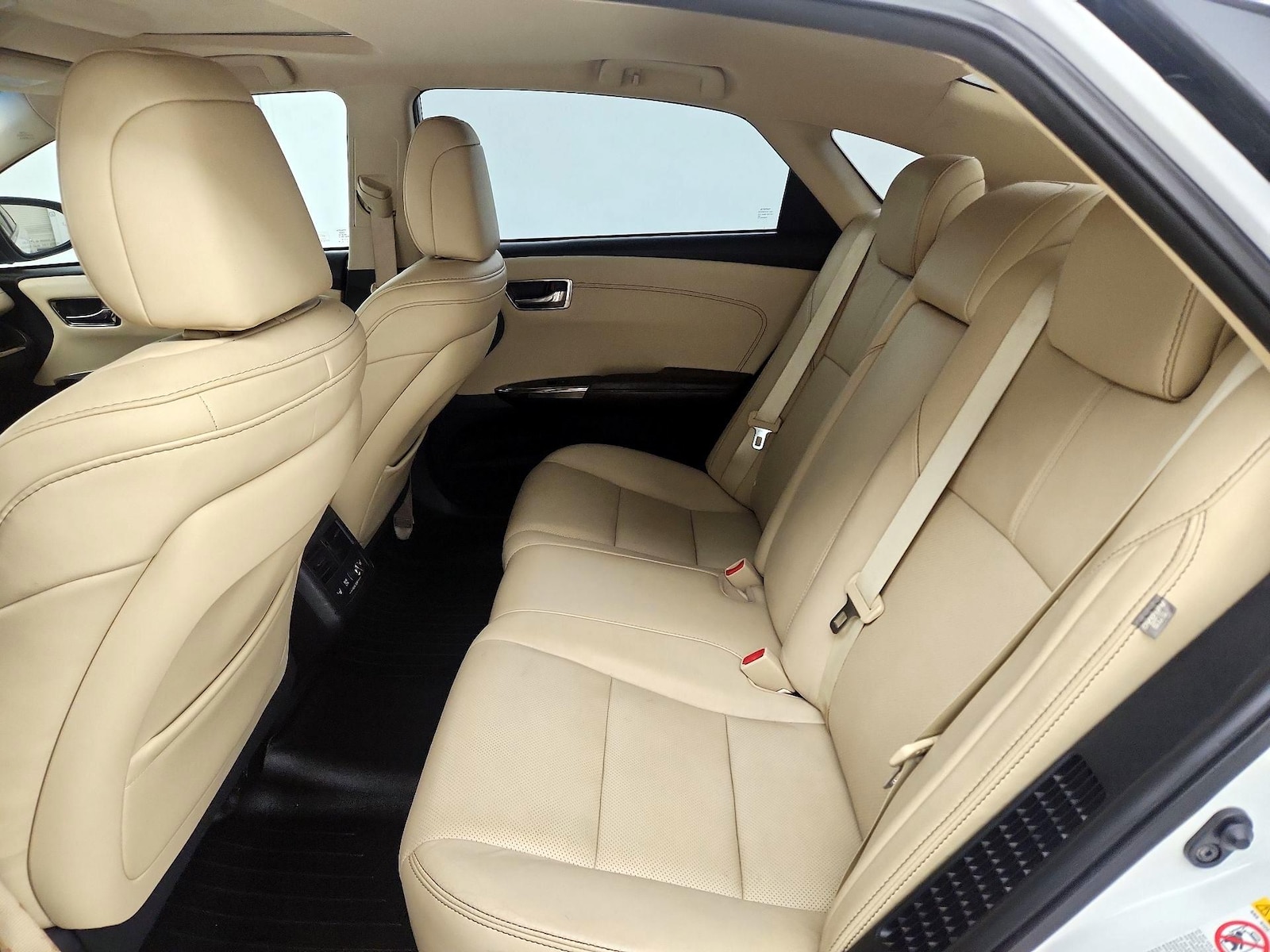 2016 Toyota Avalon Limited - Photo 18