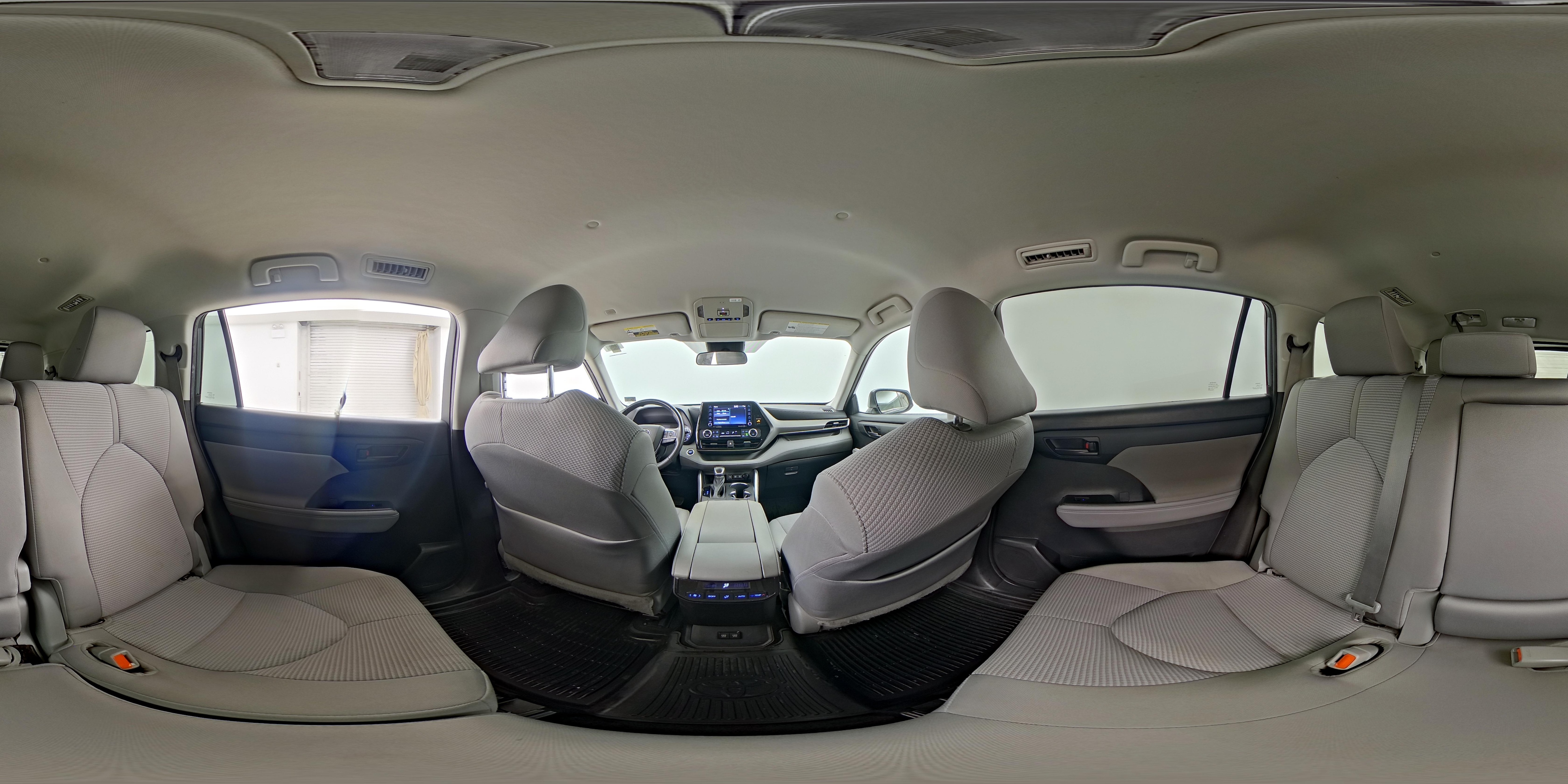 2021 Toyota Highlander LE - Photo 27