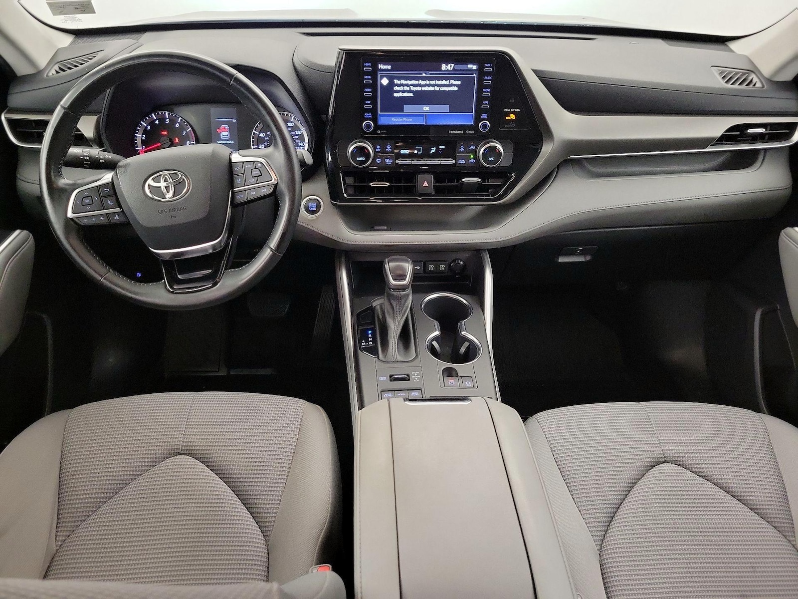 2021 Toyota Highlander LE - Photo 10