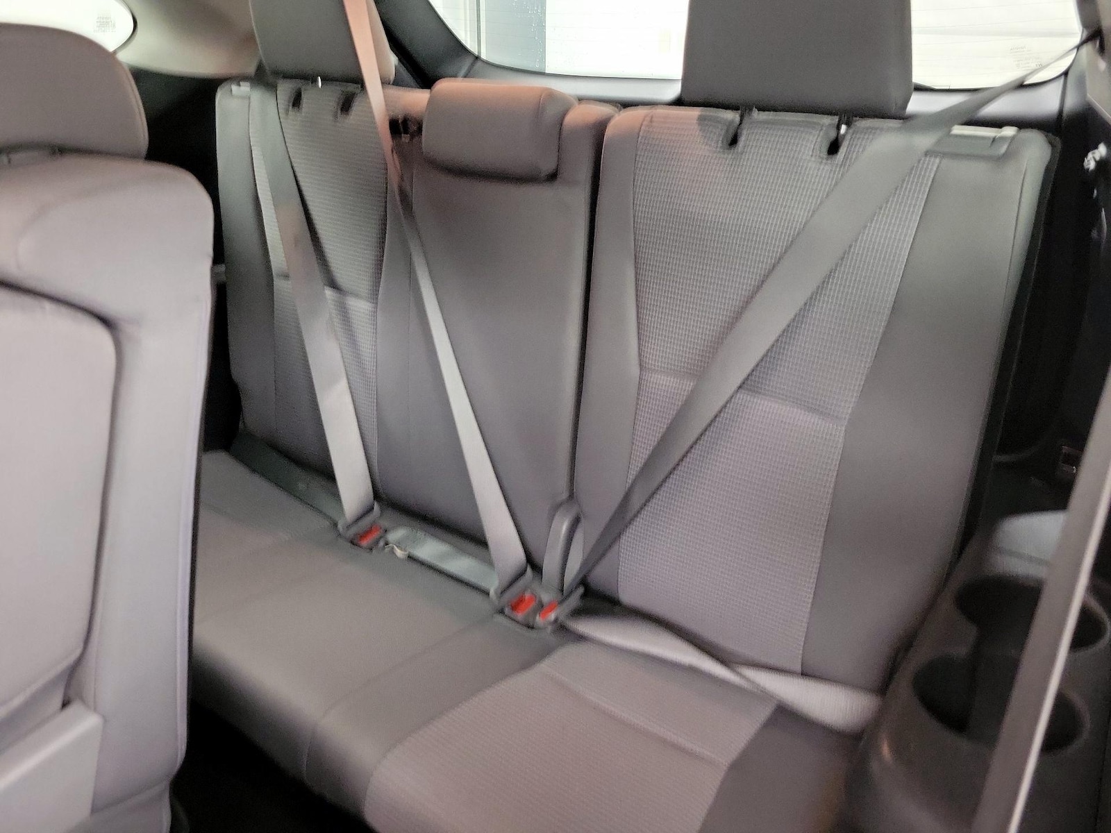 2021 Toyota Highlander LE - Photo 21