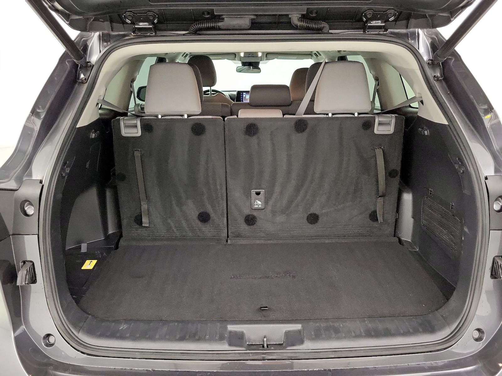 2021 Toyota Highlander LE - Photo 22