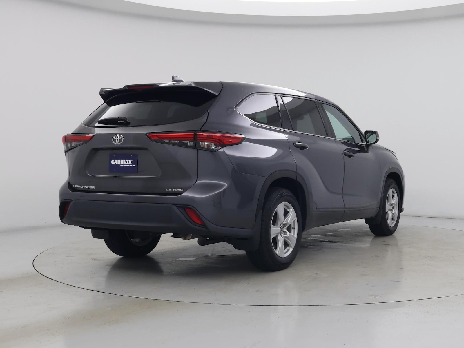 2021 Toyota Highlander LE - Photo 9