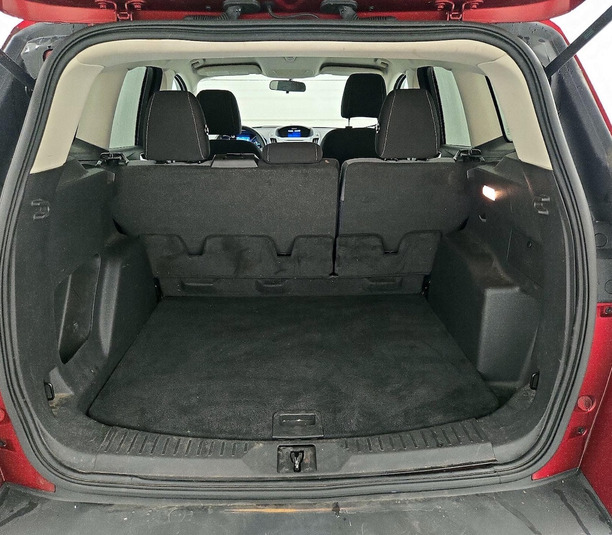 Trunk/Cargo (Seats Up)