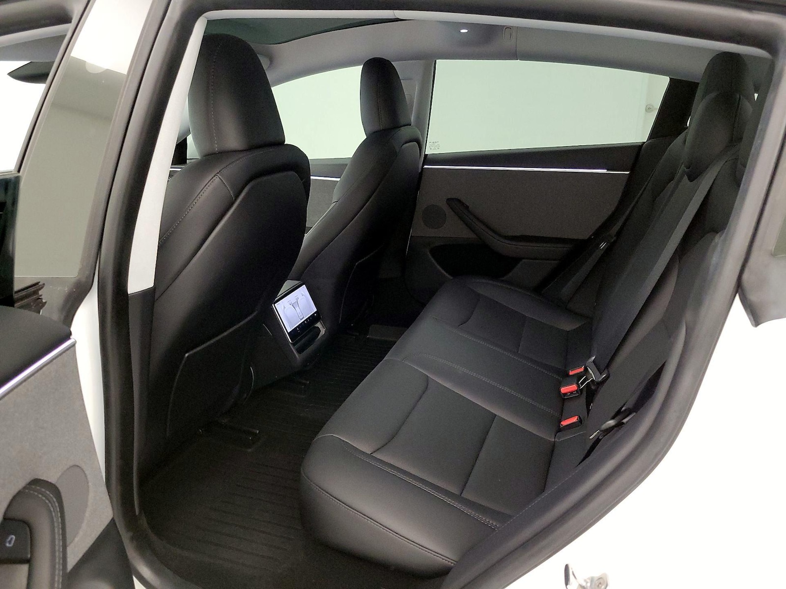 2025 Tesla Model 3 Long Range - Photo 19