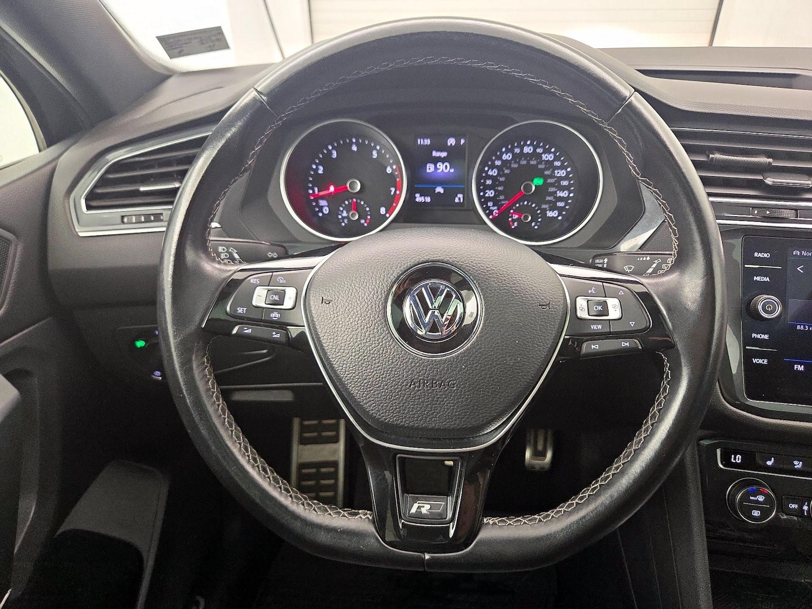 2020 Volkswagen Tiguan SE R-LINE BLACK - Photo 11