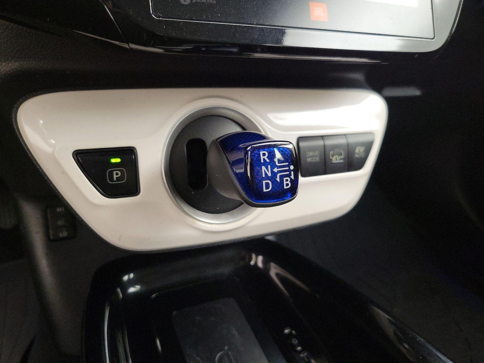 2017 Toyota Prius Prime Advanced - Photo 19