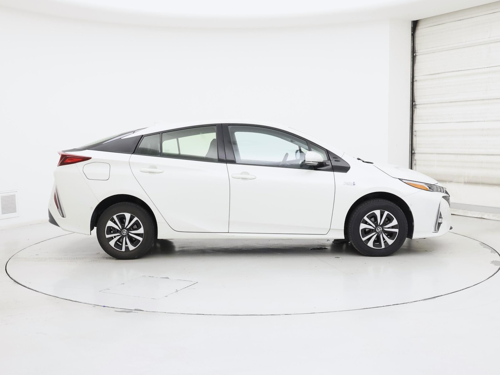 2017 Toyota Prius Prime Advanced - Photo 8