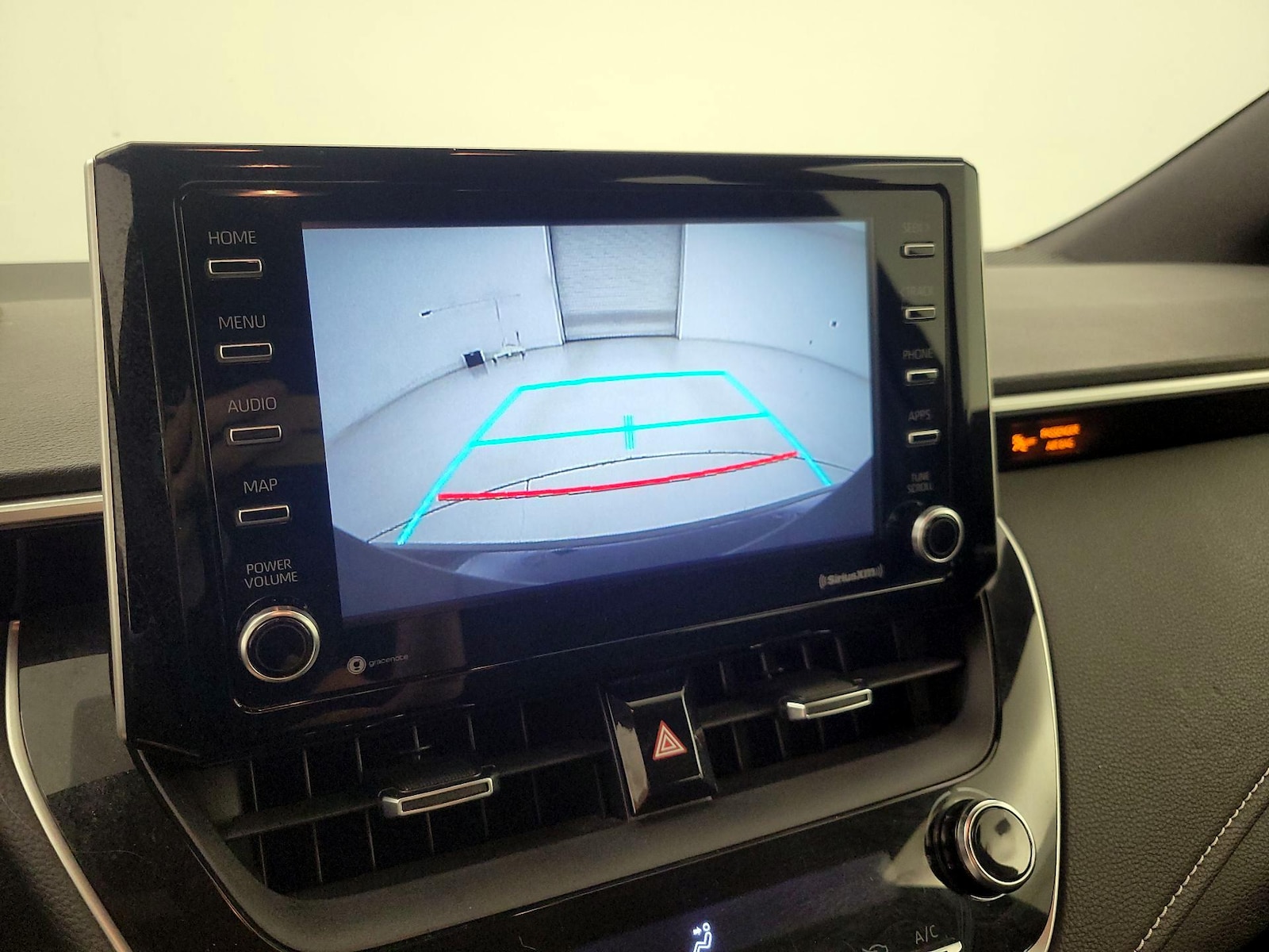 2020 Toyota Corolla Hatchback SE - Photo 15