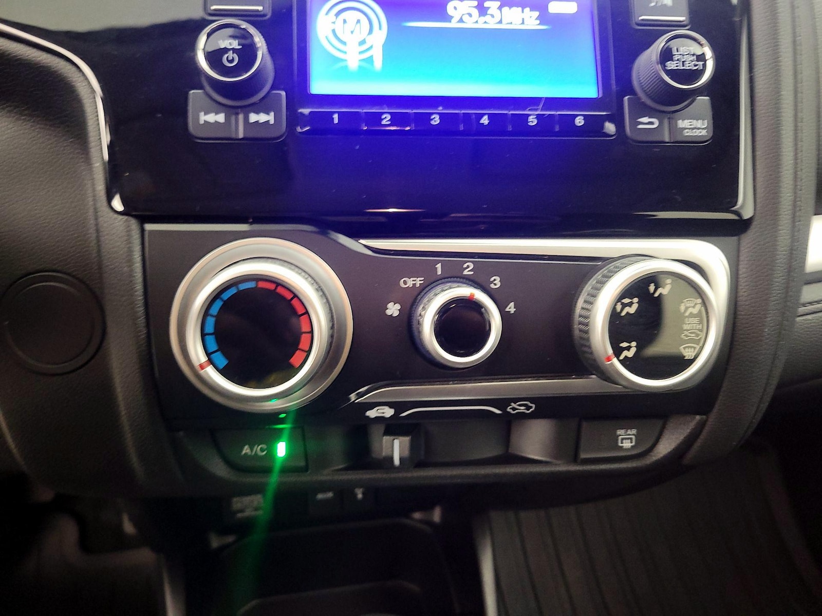 2016 Honda Fit LX - Photo 17