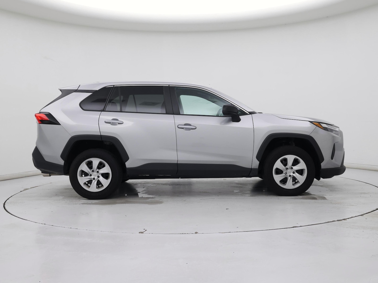 2025 Toyota RAV4 LE - Photo 8