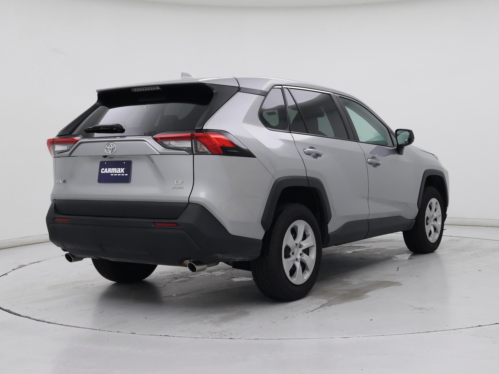 2025 Toyota RAV4 LE - Photo 9