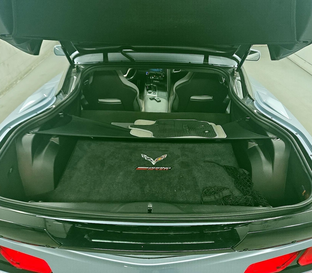 Trunk/Cargo (Seats Up)