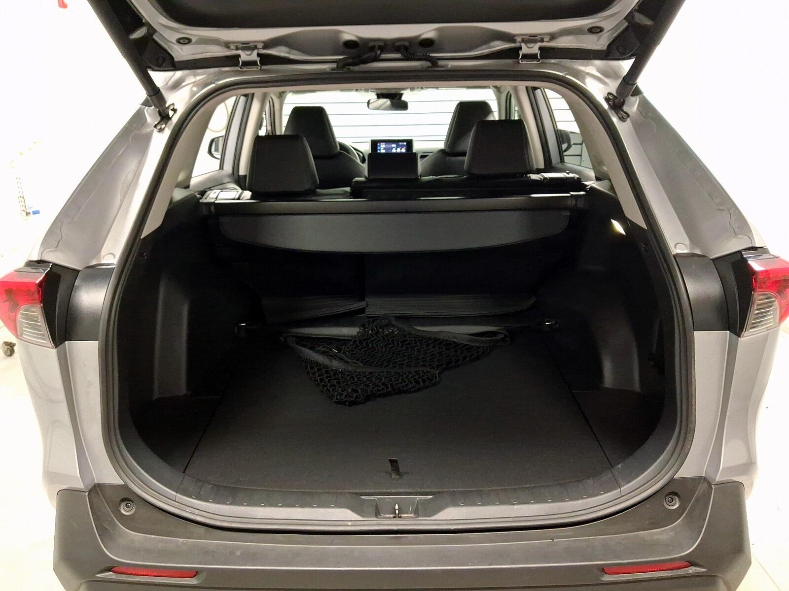 2025 Toyota RAV4 XLE Premium - Photo 13