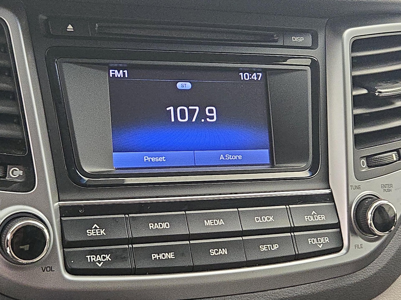 2018 Hyundai Tucson SE - Photo 16