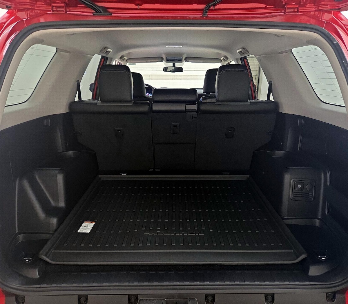 Trunk/Cargo (Seats Up)