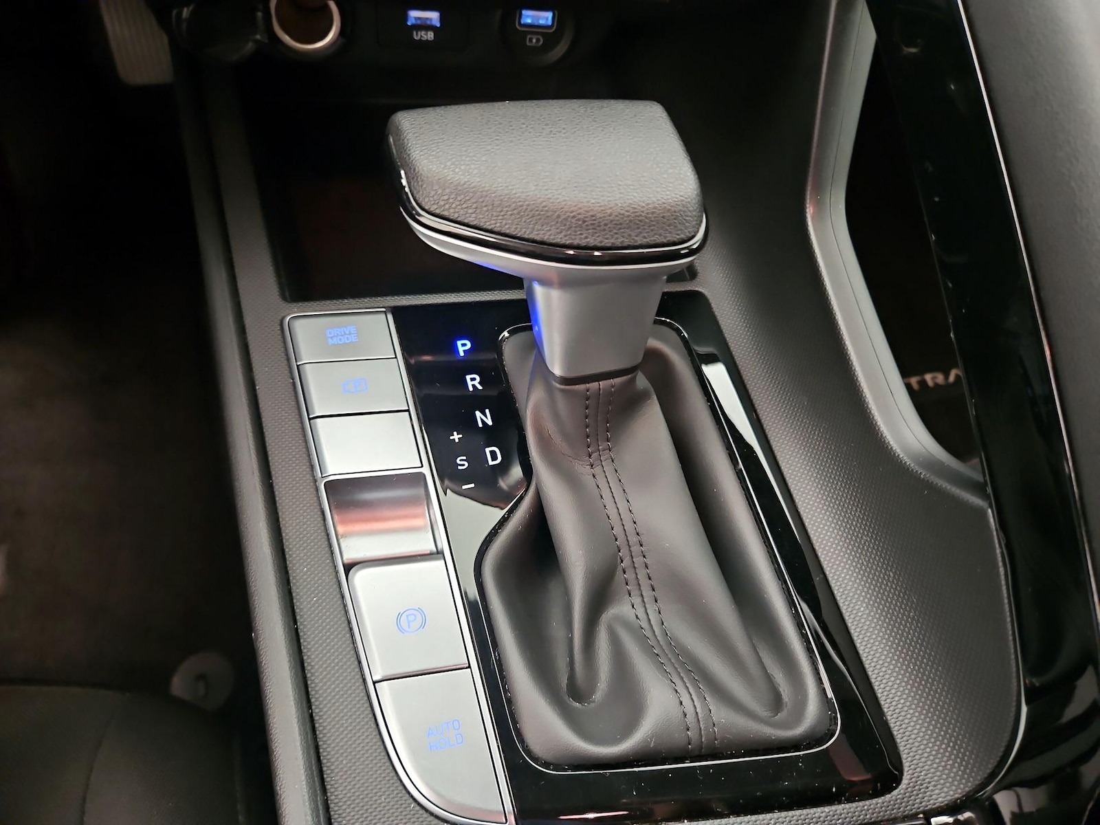 2023 Hyundai Elantra Blue - Photo 18