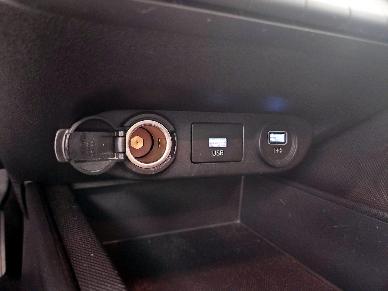2023 Hyundai Elantra Blue - Photo 19