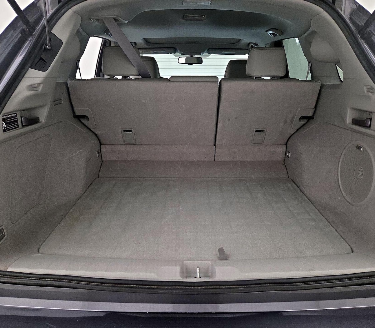 Trunk/Cargo (Seats Up)