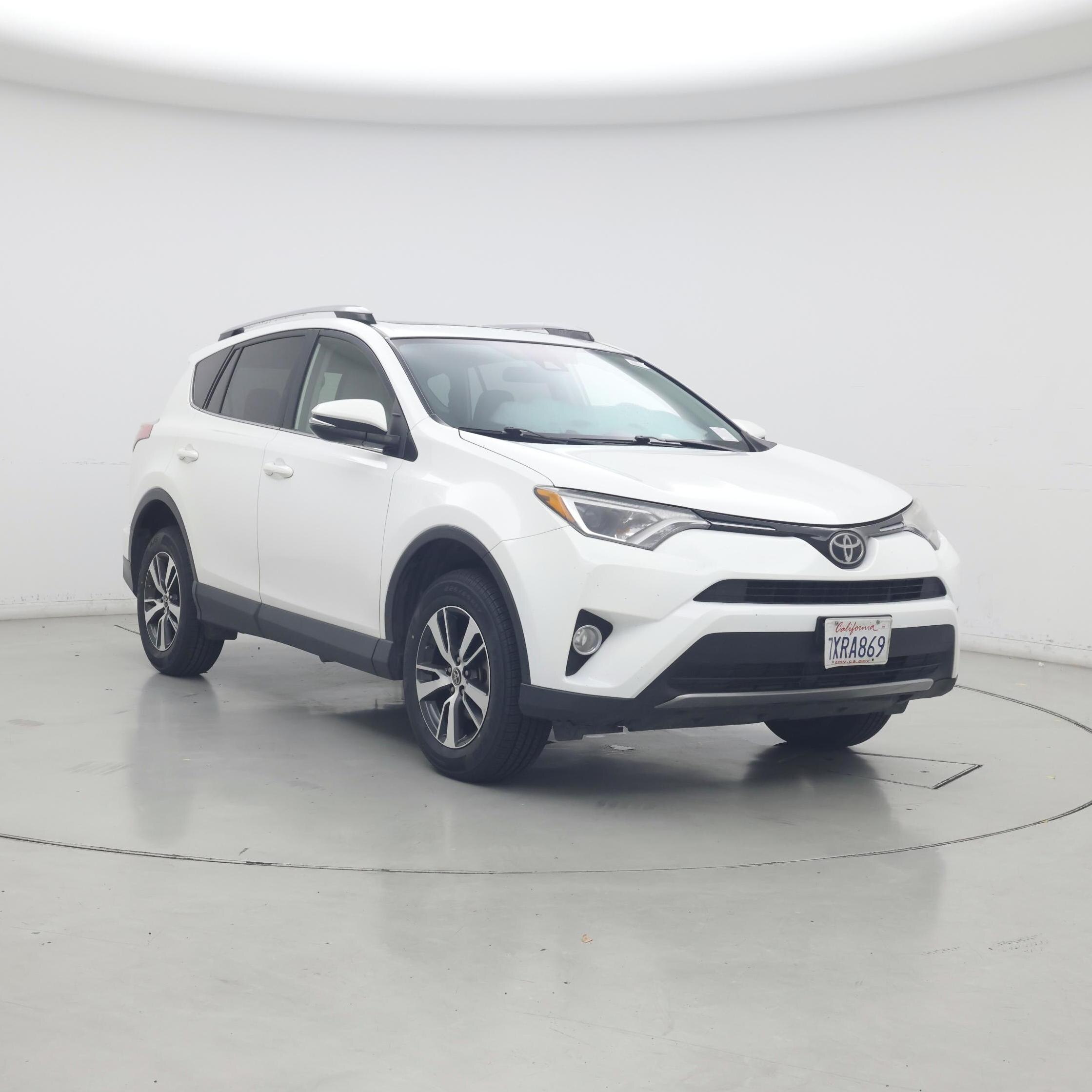 White 2017 Toyota RAV4 SUV / Crossover Front-Wheel Drive Automatic