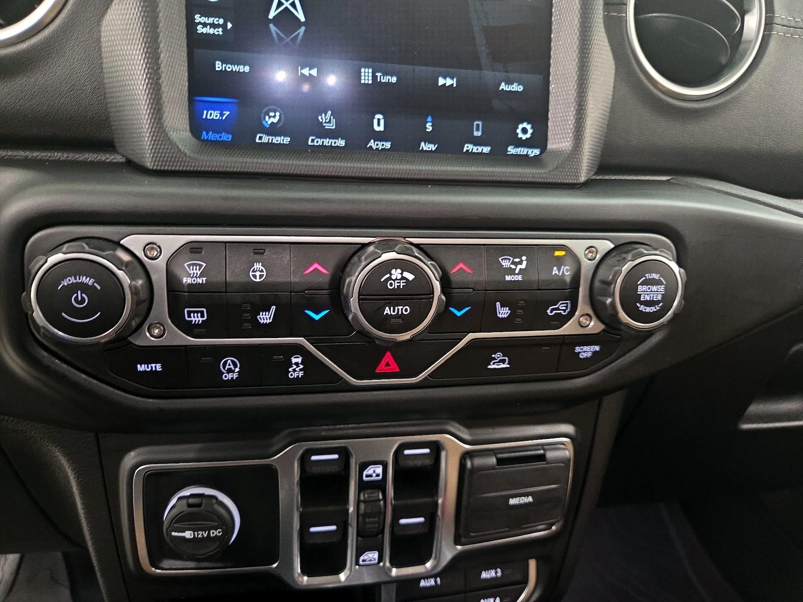 2022 Jeep Gladiator Overland - Photo 16