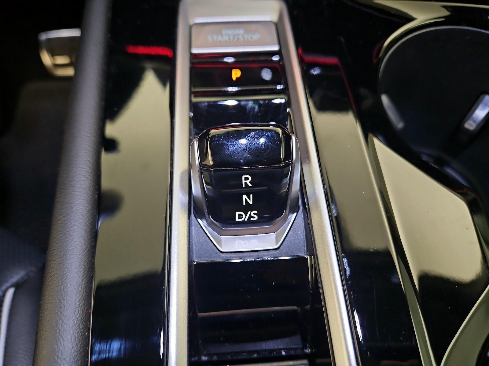 2024 Volkswagen Atlas SEL Premium R-Line - Photo 19