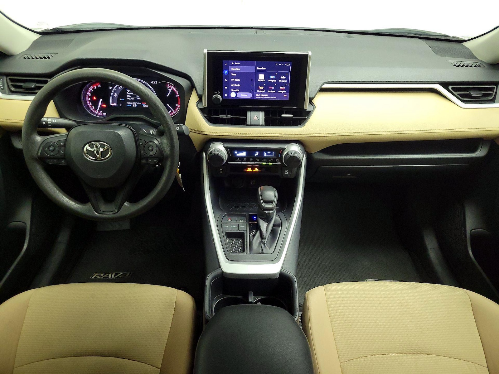 2025 Toyota RAV4 LE - Photo 10