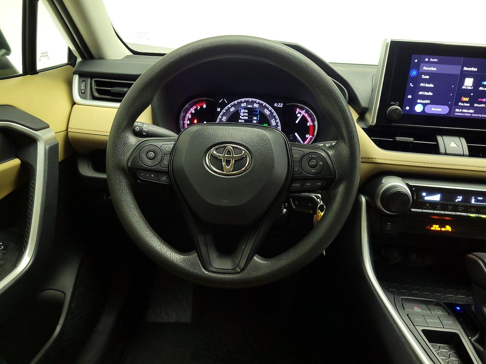 2025 Toyota RAV4 LE - Photo 11