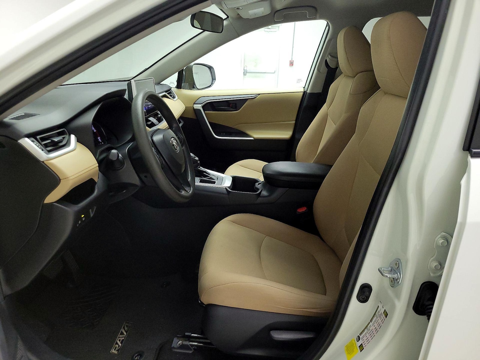 2025 Toyota RAV4 LE - Photo 12